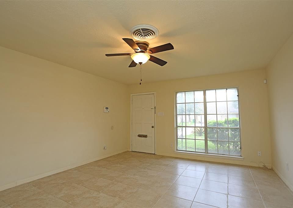 1st image of 4831 Trail Lake Dr