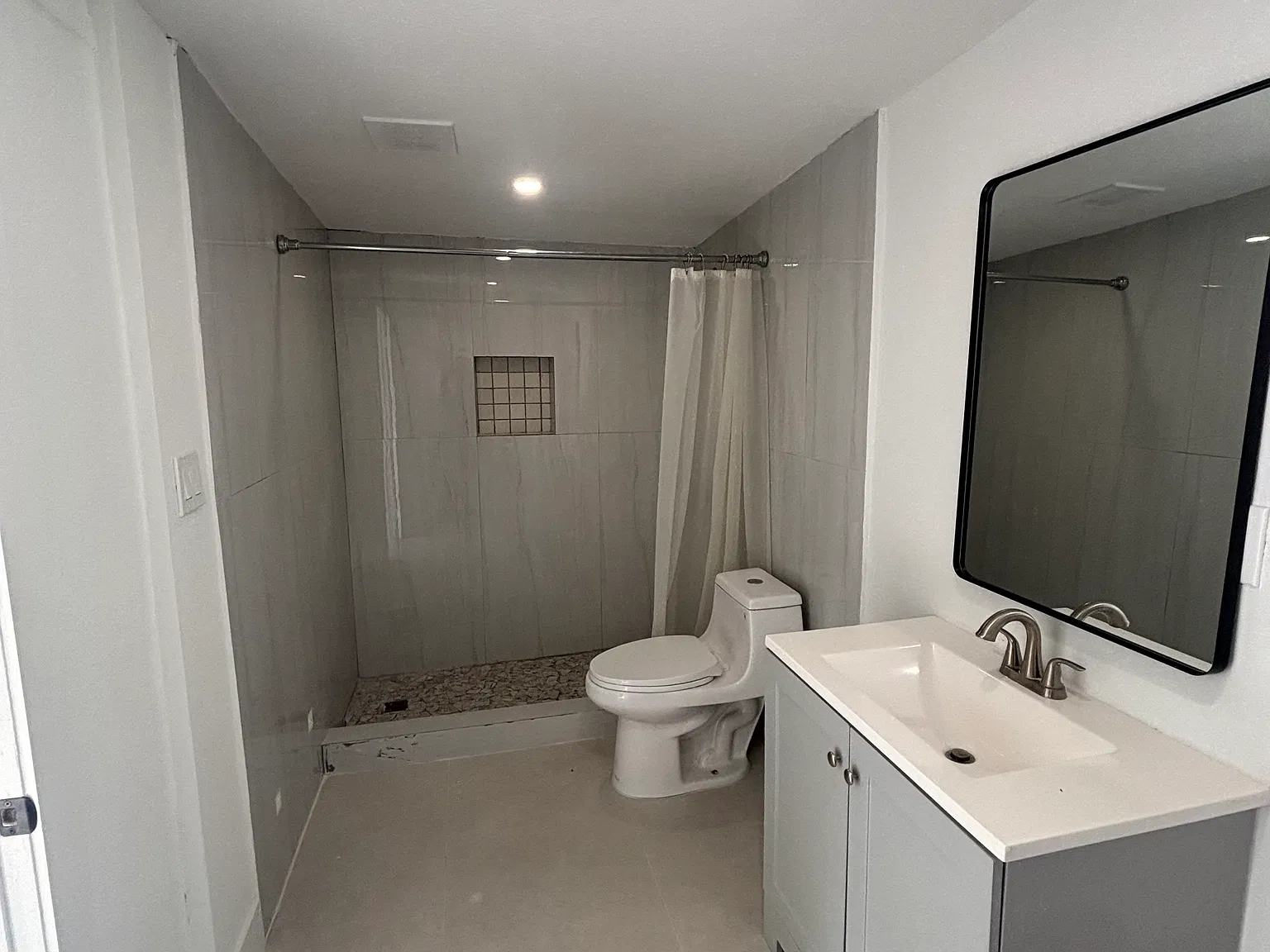 3 bed, 930 sqft, $3,000 — Photo 4