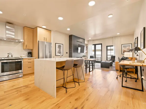 720 Village Dr Unit 309, Donnelly, ID 83615