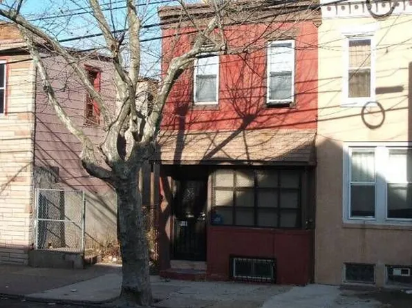 1008 3rd St, Camden, NJ 08103