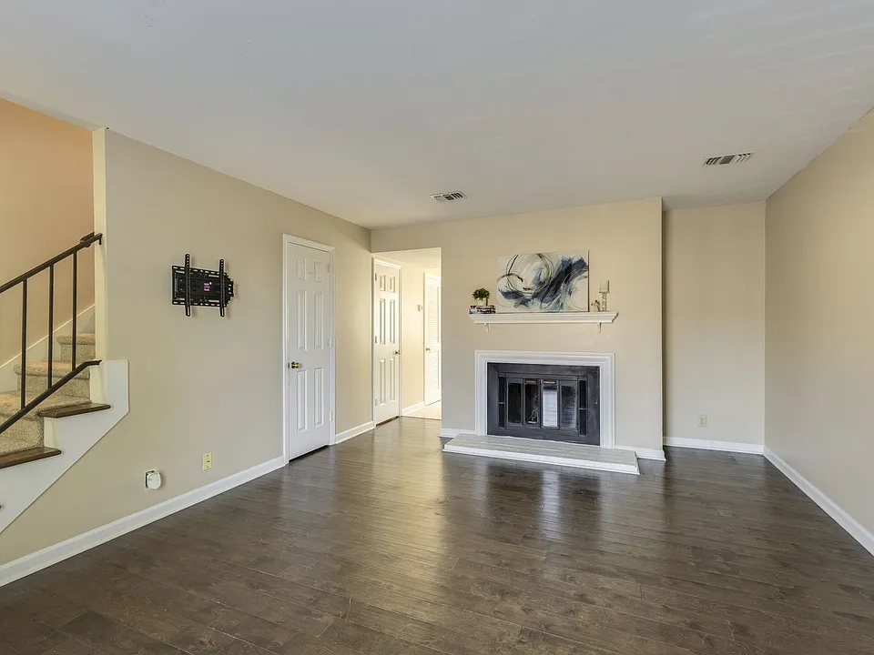 5768 Stone Brook Dr