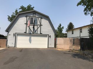 197 Sunwood Dr, Medford, OR 97501