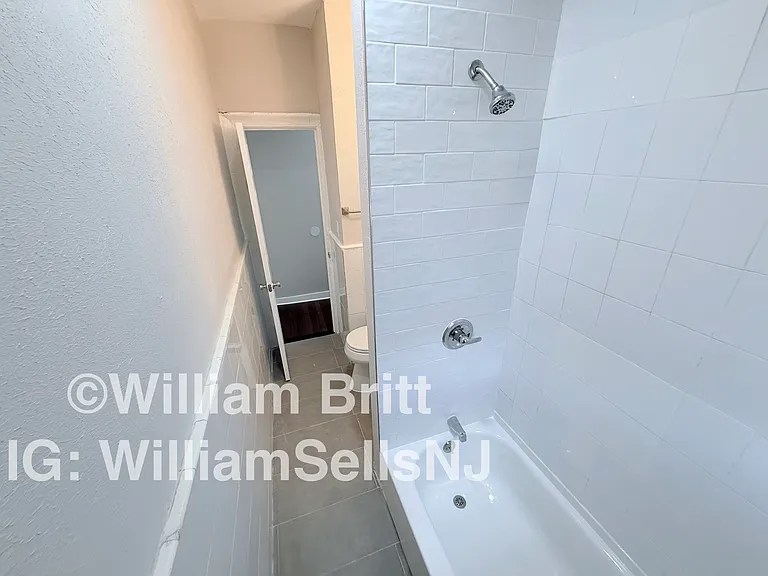 9 Bentley Ave #15 — Photo 10
