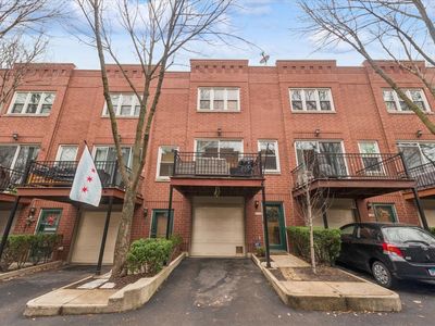 2939 N Honore St APT D, Chicago, IL, 60657