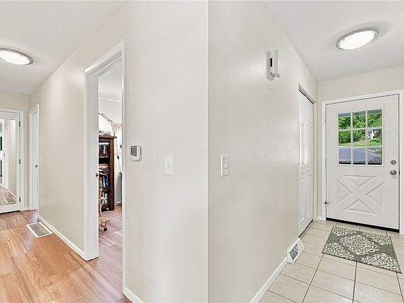 2nd image of 101 Park Ln