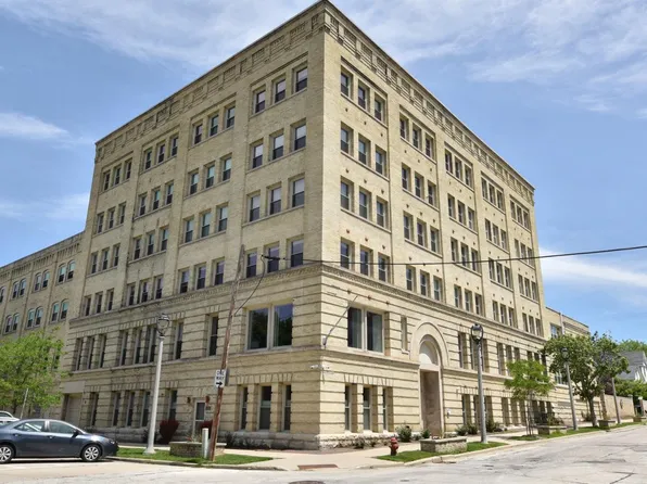 904 East Pearson STREET #323, Milwaukee, WI 53202