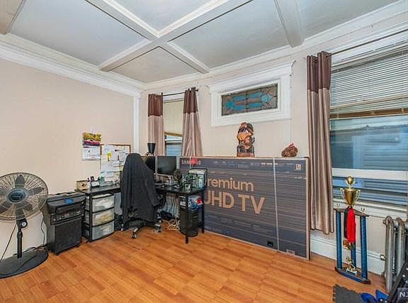 5th image of 184 Hollywood Ave