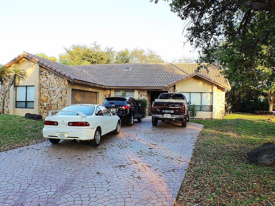 1st image of 493 NW 108th Ave