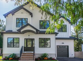 25 Park Dr, Kenilworth, NJ 07033