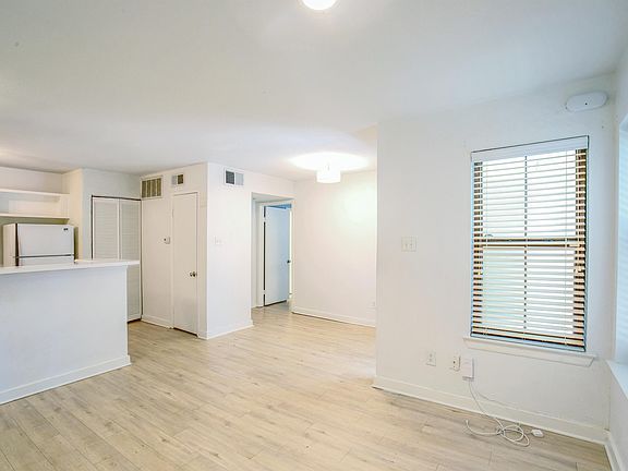 3rd image of 4500 E Oltorf St #116-1