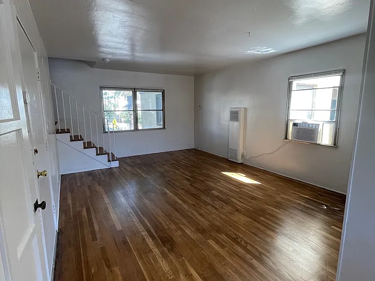 Riverside Townhouse Apartments — Photo 15