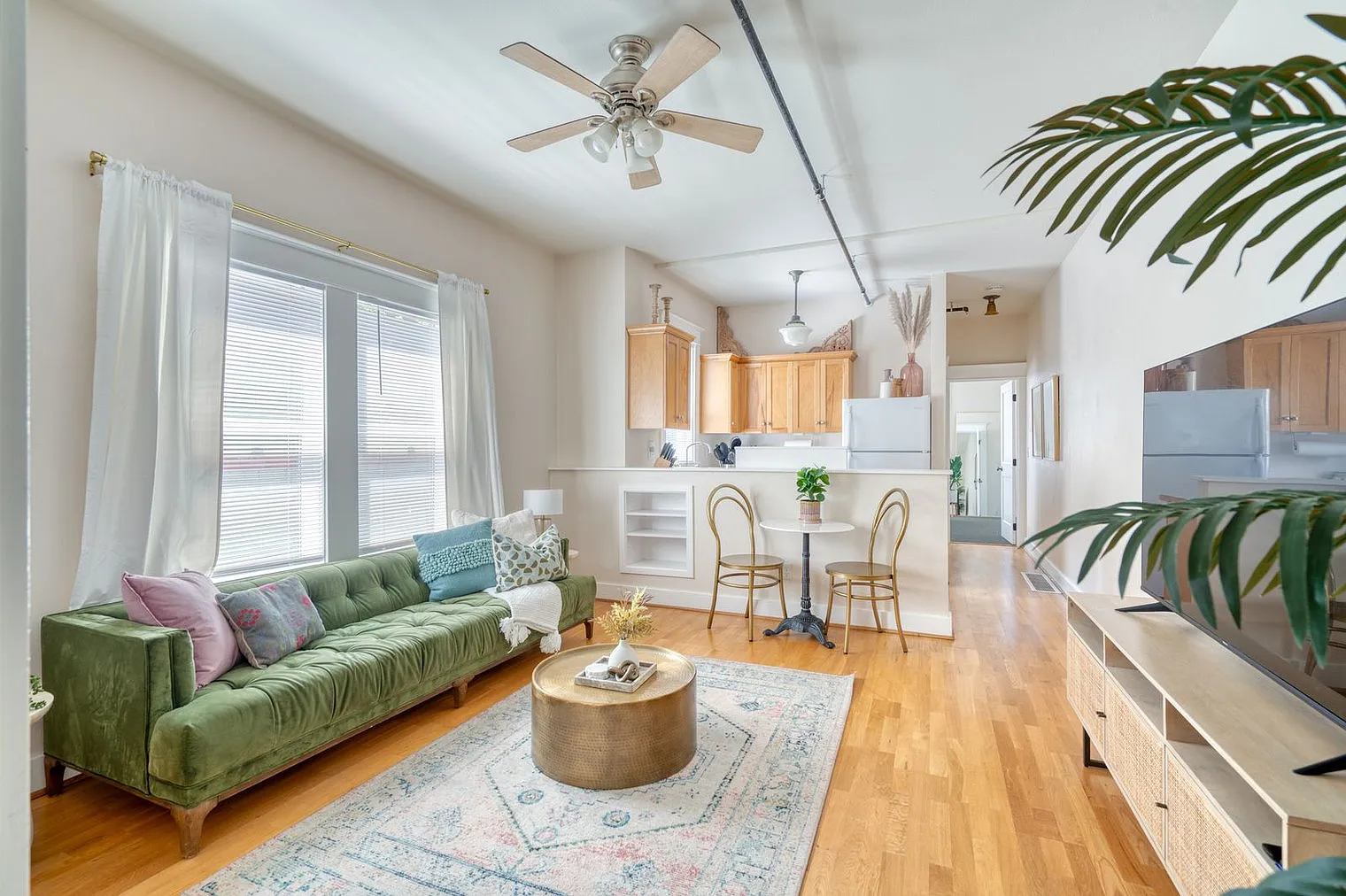 1 bed, 1.0 bath, 548 sqft, $2,546 — Photo 1