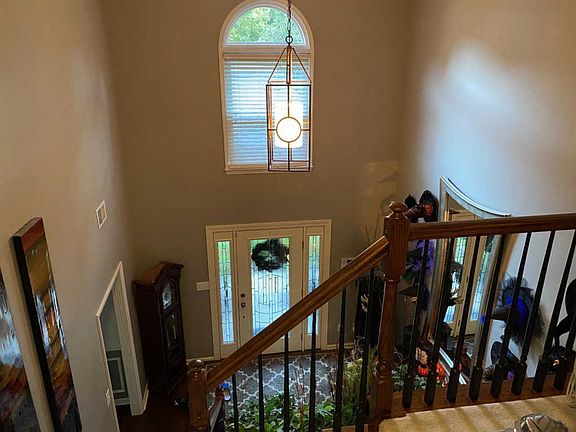5th image of 733 Riverwood Ln