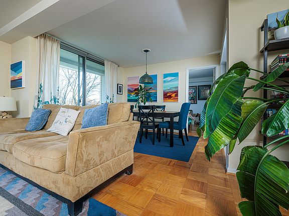 5th image of 10201 Grosvenor Pl APT 418