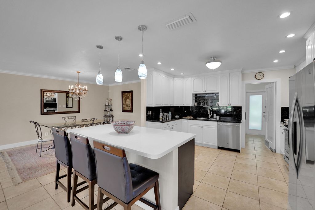 1019 E Cypress Drive, photo 8