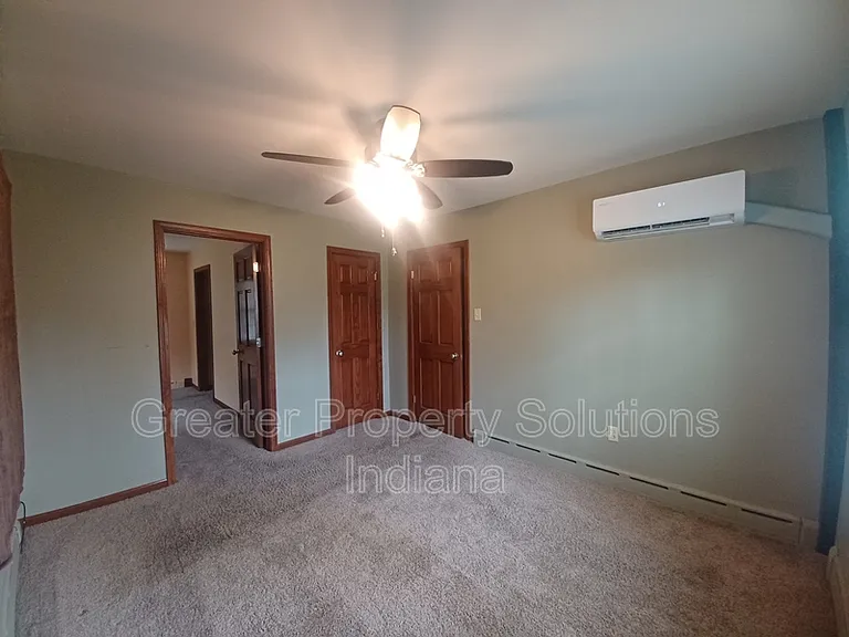 625 E South St — Photo 17