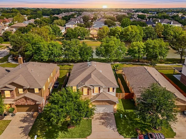 9615 Landon Lake Dr, Pearland, TX 77584