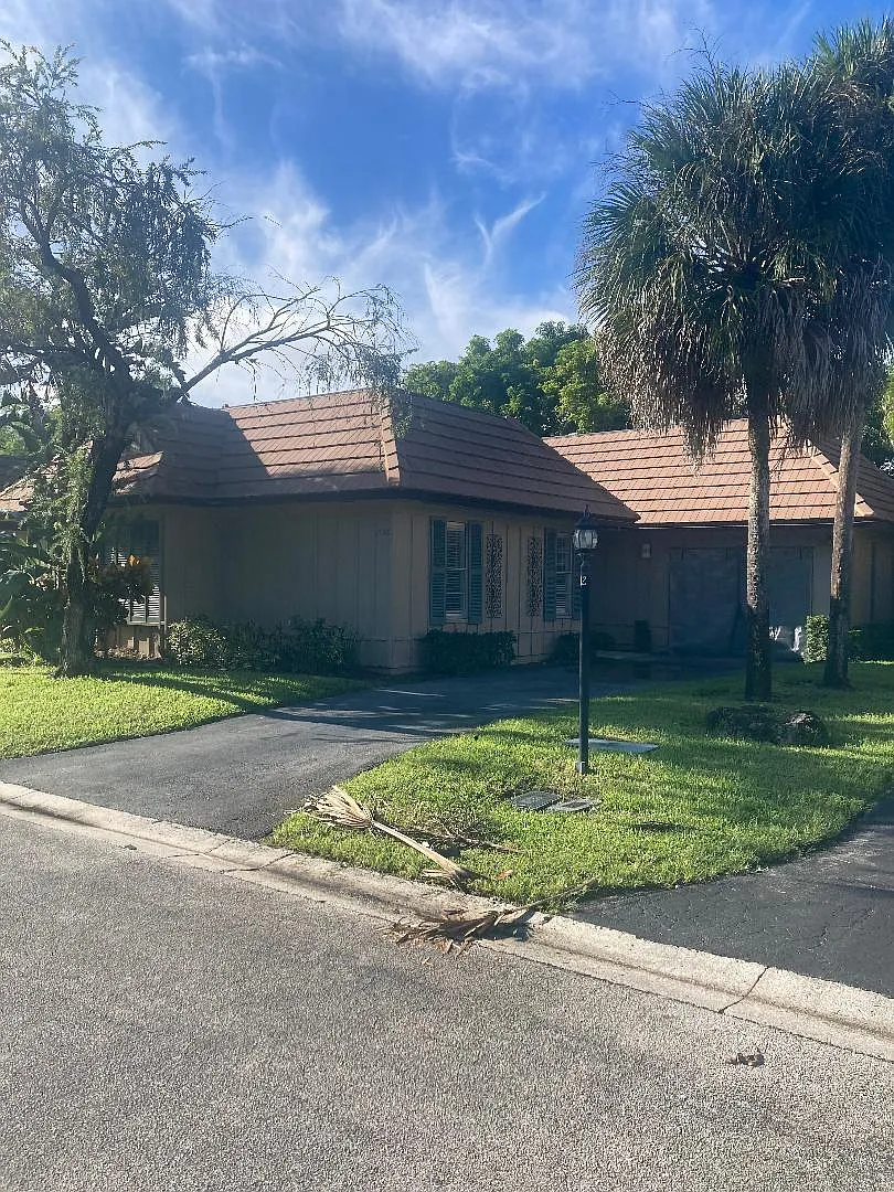 3 bed, 2.0 bath, 1737 sqft, $2,900 — Photo 1