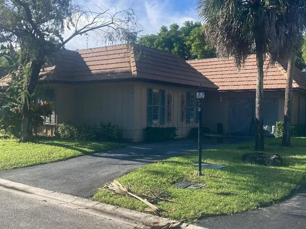 1950 Coquina Way, Pompano Beach, FL 33071
