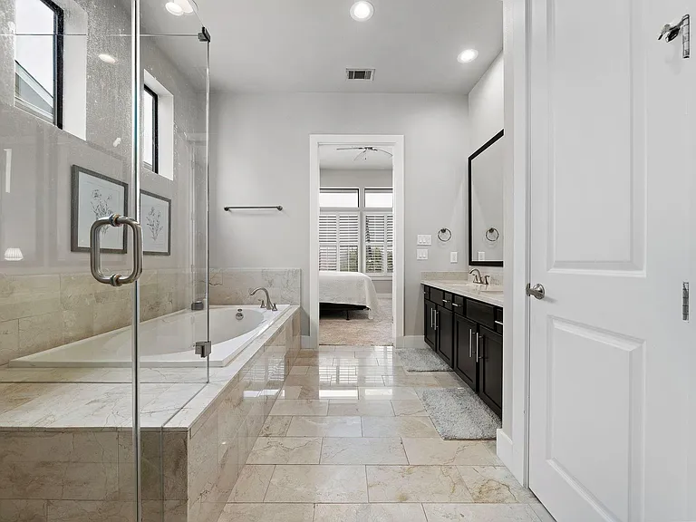 2509 Garrow St #B — Photo 22