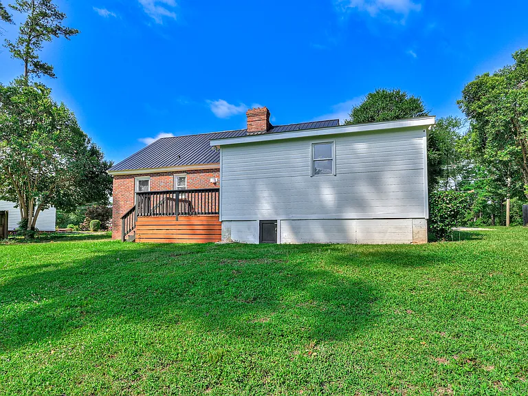 2353 Redwood Dr — Photo 27