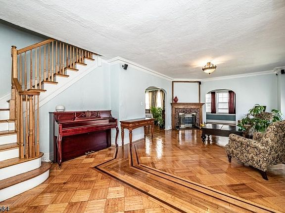 3rd image of 373 Parker St #375