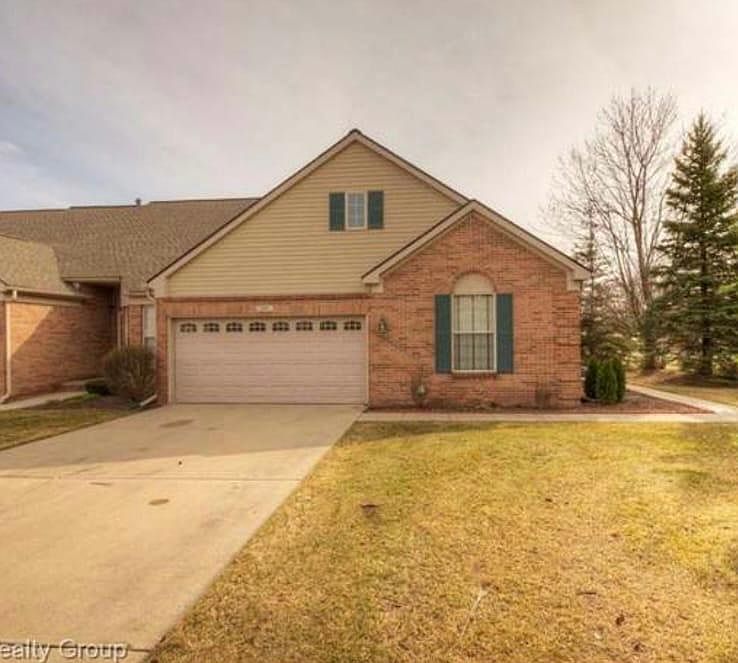 1st image of 100 Carson Dr