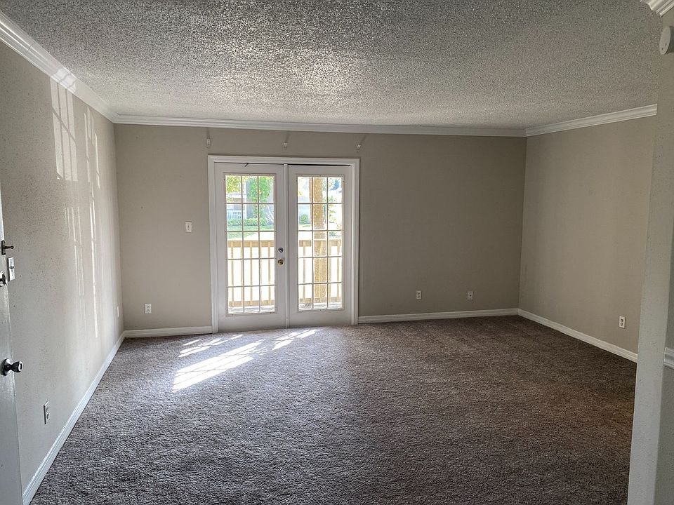 1st image of 285 Wymore Rd #202