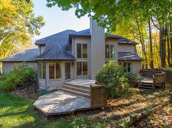 3rd image of 51905 Meadow Creek Dr