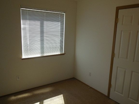5th image of 4348 151st St NE