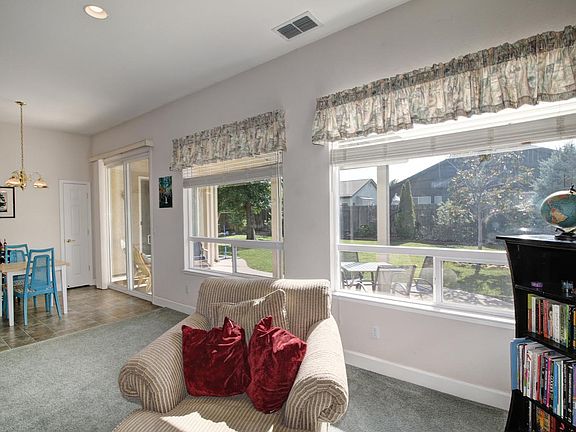 4th image of 3330 Guadelupe St