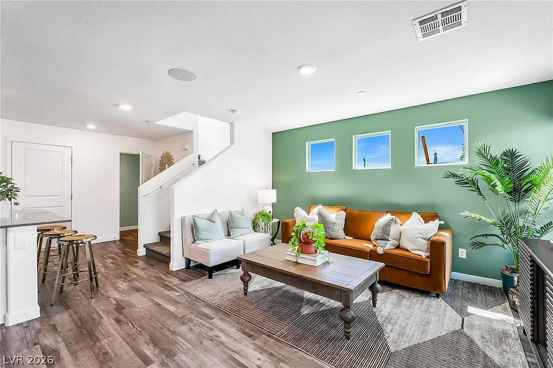 3 bed, 2.5 bath, 1410 sqft, $2,095 — Photo 4