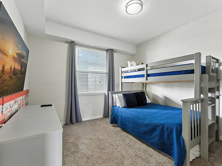 Paradox Cir — Photo 22