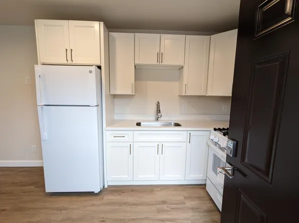 (undisclosed Address), Salinas, CA 93906