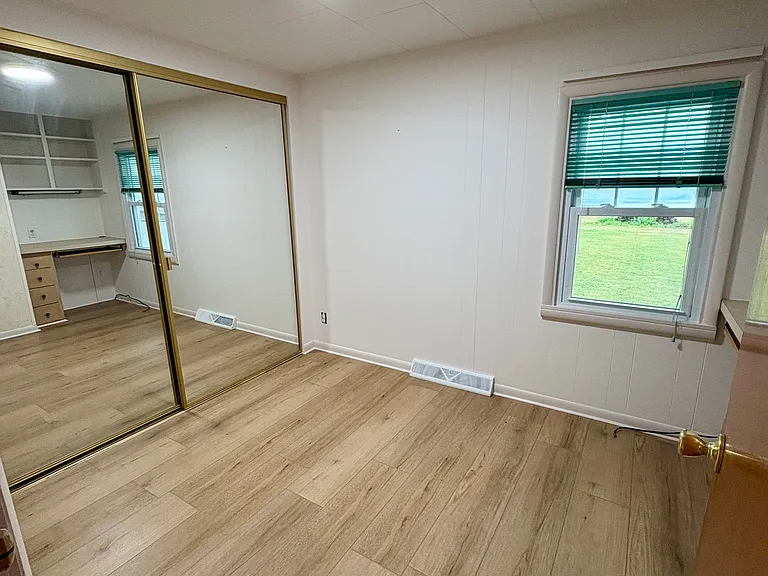 318 S Front St — Photo 12