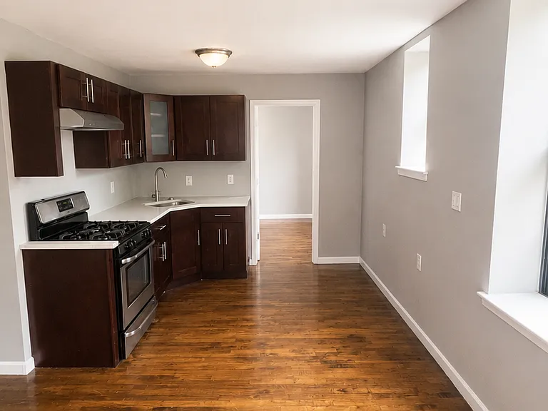 297 Hawthorne Ave #3F — Photo 2