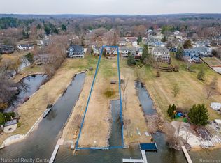 3506 Moberly Dr, Commerce Township, MI 48382