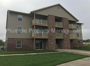 5402 W Woodsage Rd, Peoria, IL 61615