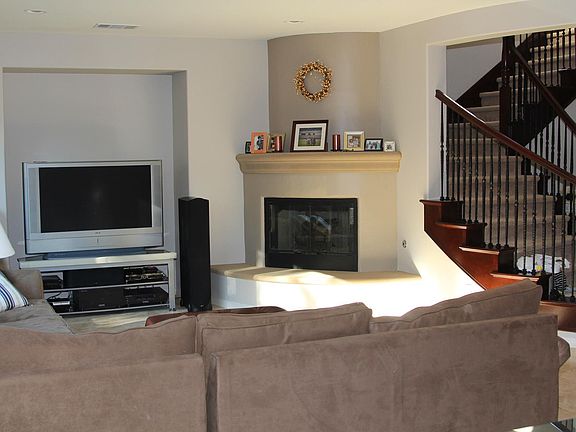 Natural gas or log fireplace.