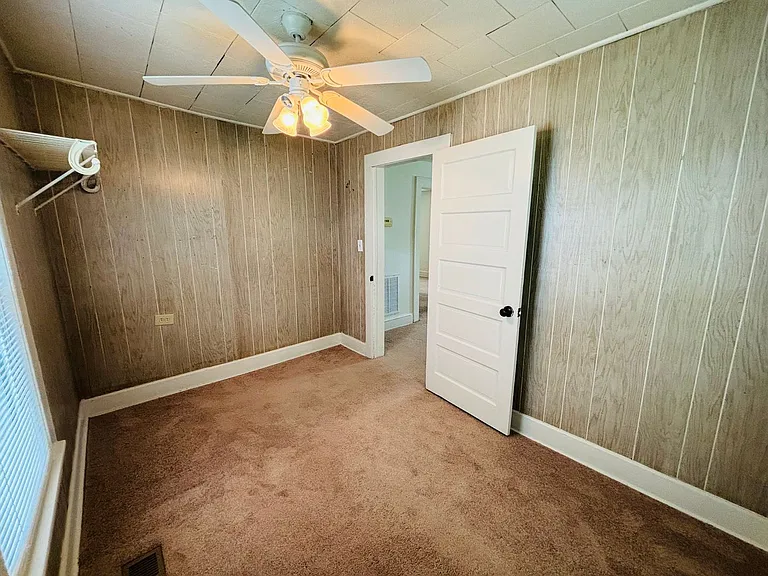 116 Lester St — Photo 5