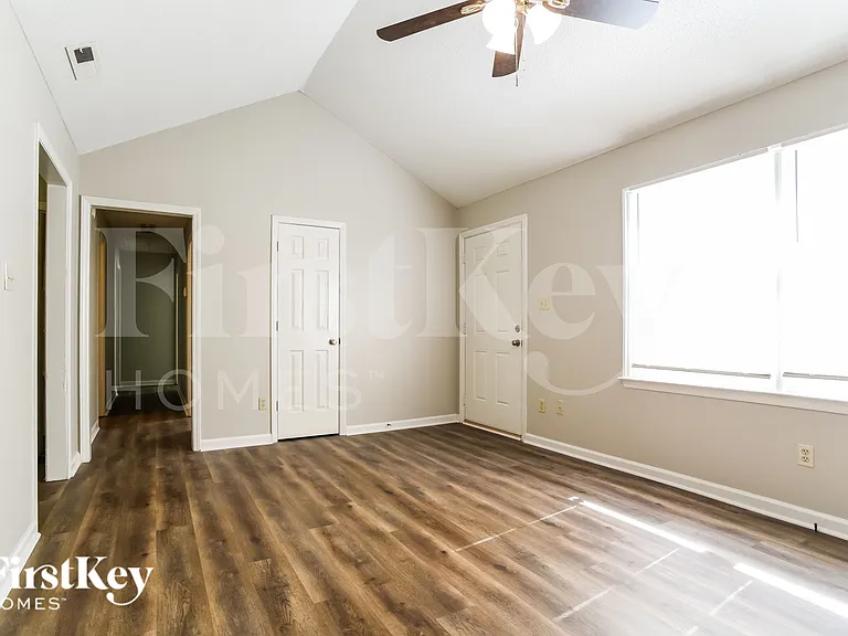 814 Dewey St — Photo 5