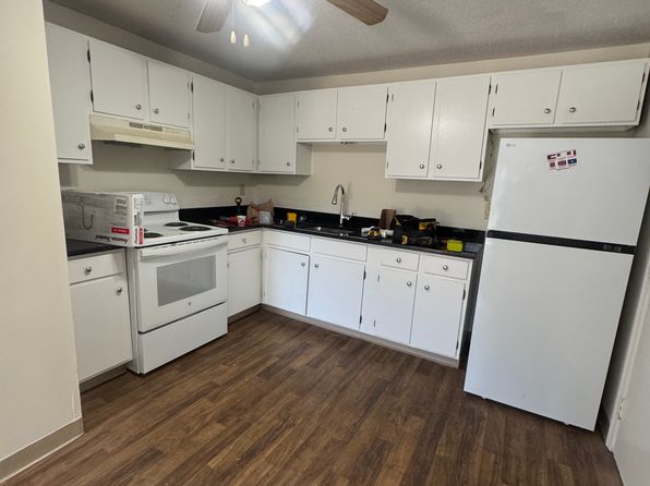 1345 Bodwell Rd APT 26
