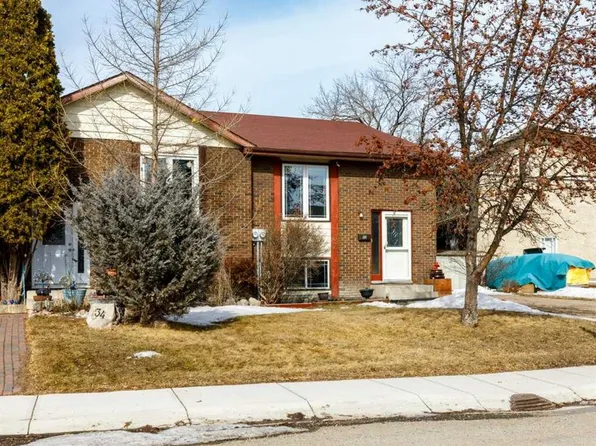 32 E Greig Dr, Red Deer, AB T4P 2R1