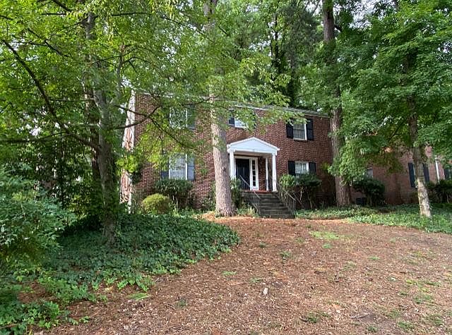 Apartment comprises enire second floor.
