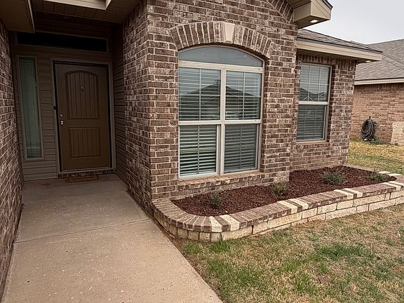2nd image of 809 Shea Ln