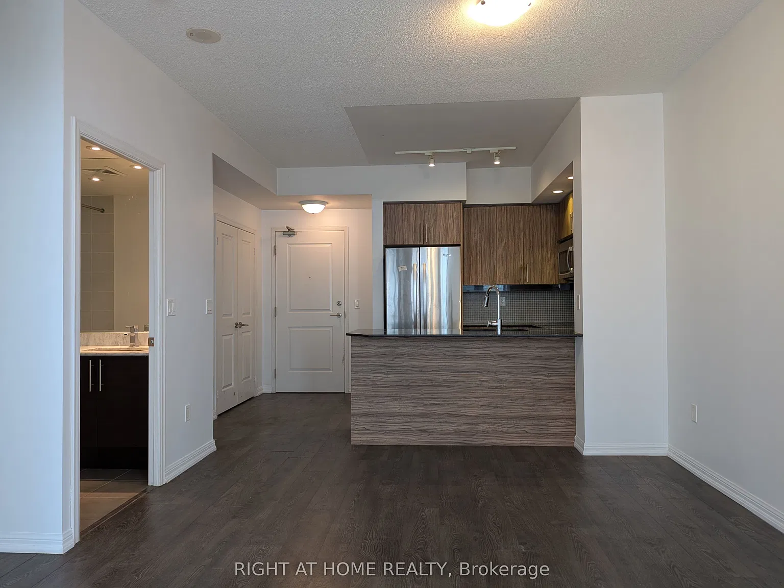 65 E Liberty St — Photo 4