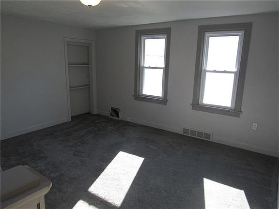 5th image of 14 Zeller St