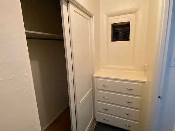 5th image of 1617 Gold Ave SE #E