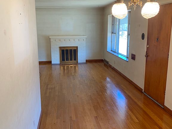 5th image of 5456 Marquette Ave