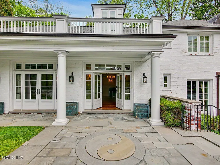 183 E Putnam Ave #CARRIAGE HOUSE — Photo 27